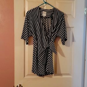 Finley Wrap Around Top Shirt black and white